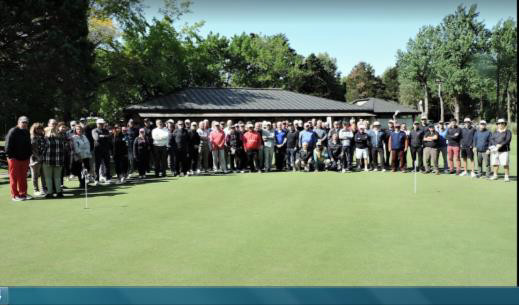 Panorámica de todos los participantes al evento.